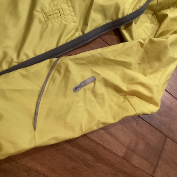 Women’s jacket, MEC size S - Picture 4 of 6